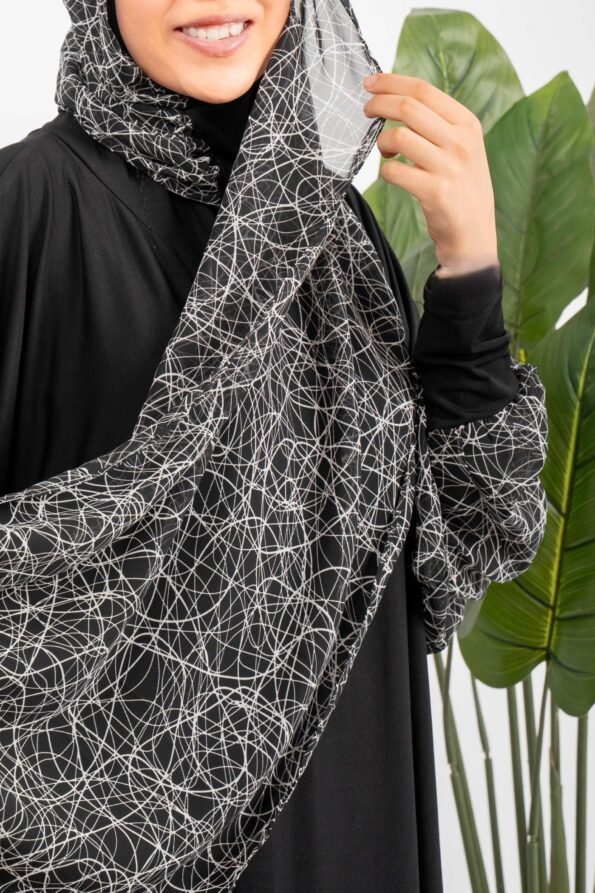 اسدال صلاة فيزون باللون الأسود مع طرحة منقوشة